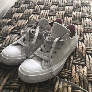 Converse size 7 excellent condition